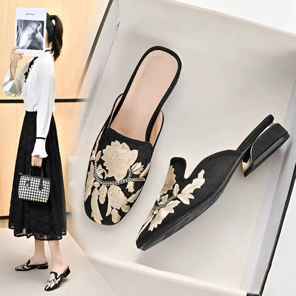 Women's Personalized Retro Embroidery Design Closed Toe Slip-On Slippers-RIONSON